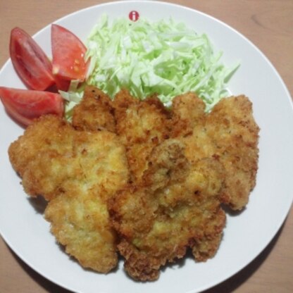 こんばんわ★サクッサクの一口かつで、とても美味しかったです（＾－＾）ご飯のおかずに、とんかつ大好物の主人にも大好評でした❤1枚だけ、ソースをかけて頂きました★